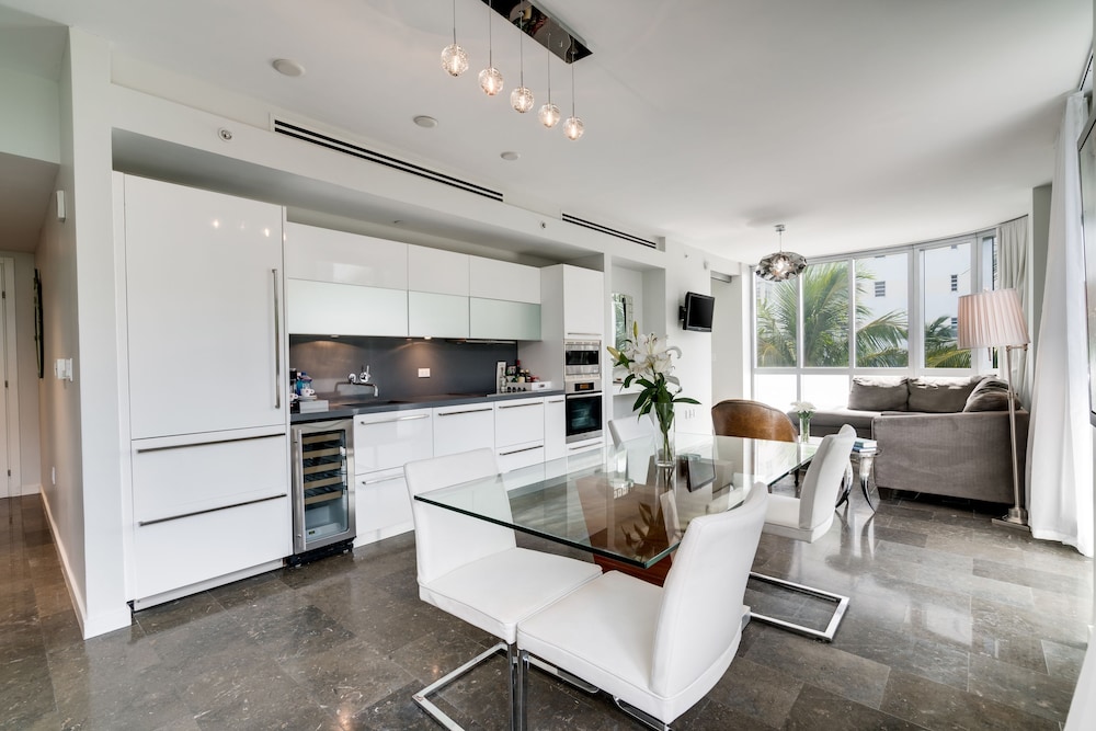 One Bedroom Suite with Terrace - Photo 10
