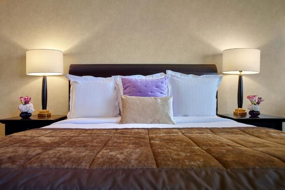 Junior Suite, 1 Queen Bed