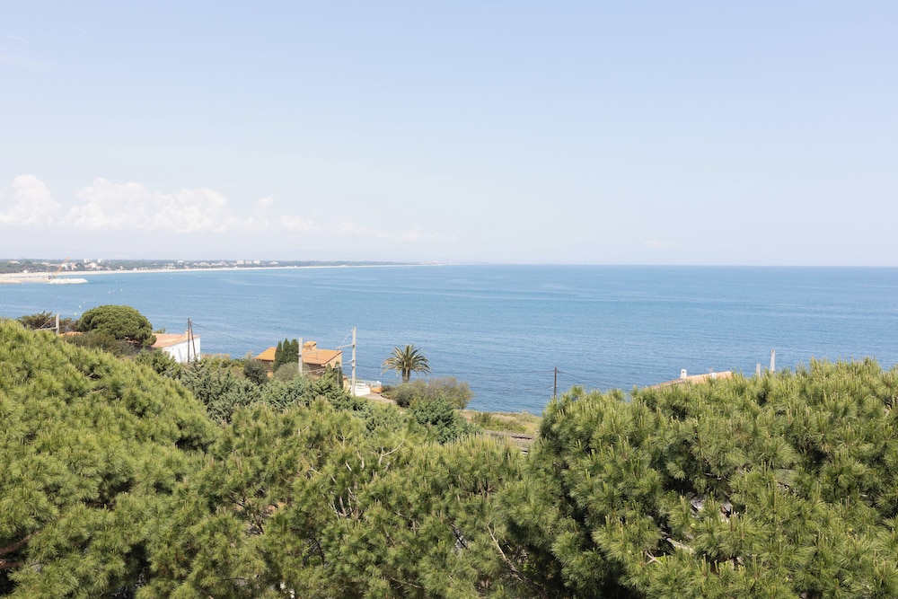 Standard Double Room, Partial Sea View - Photo 3