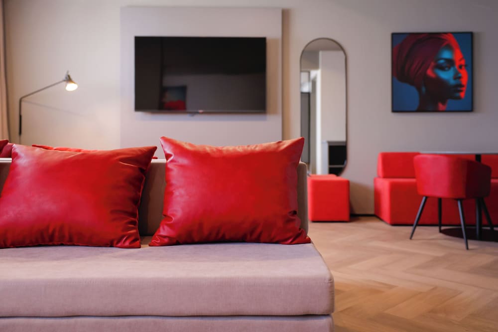 Family Studio Suite, City View