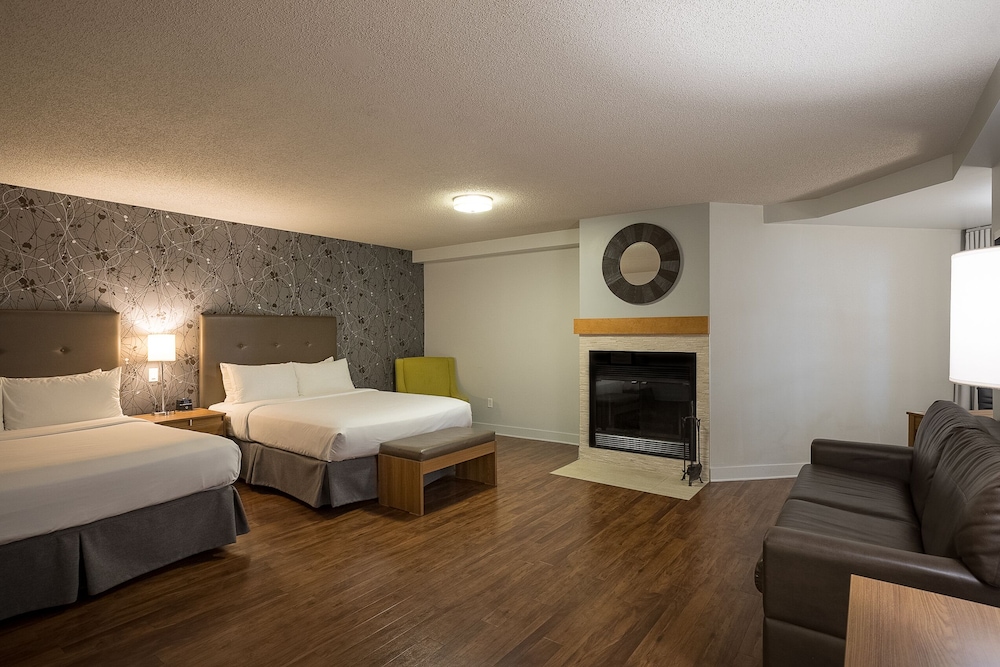 Standard Room, 2 Queen Beds and 1 Sofa Bed , Atrium view