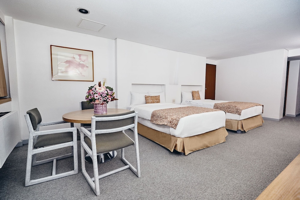 Standard Room, 2 Double Beds, City View photo 2