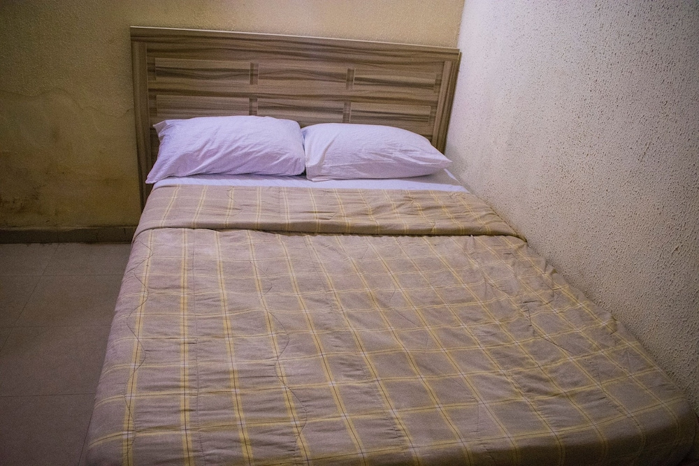 Basic Single Room, 1 Twin Bed photo 3