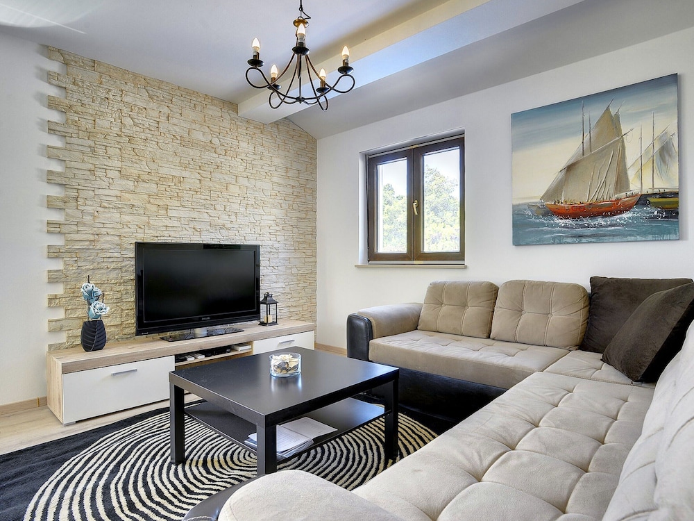 Villa photo 2