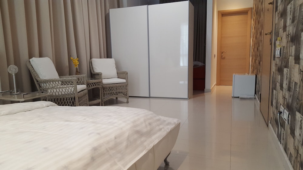 Deluxe Studio, 1 Bedroom, Beach View, Beachside photo 3