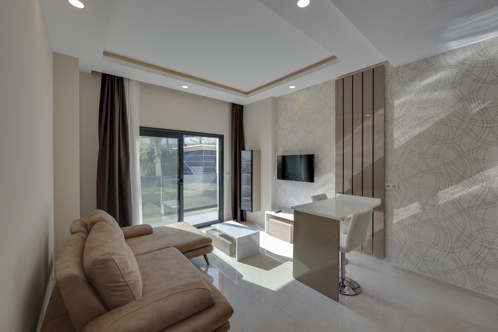 Signature Suite, Balcony photo 2
