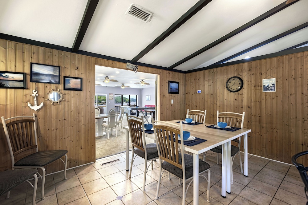 House, Multiple Beds, Kitchen (Sunset at Washburn)