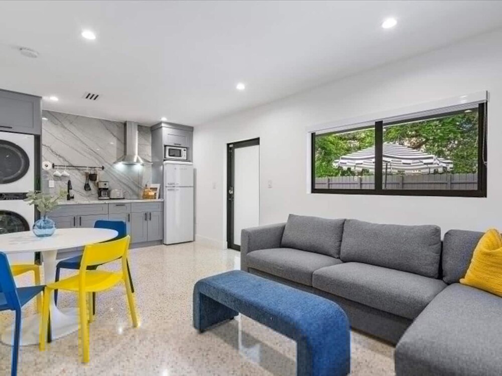 Sleek Modern Miami Getaway With Pool Oasis, 사진 9