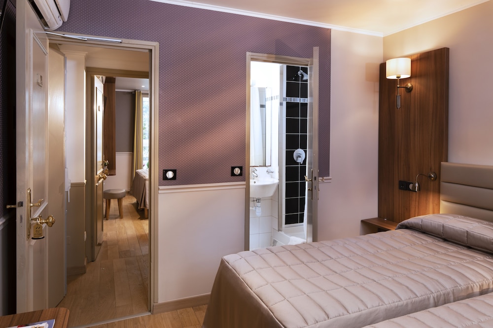 Superior Quadruple Room, 2 Connecting Rooms with Loggia photo 2