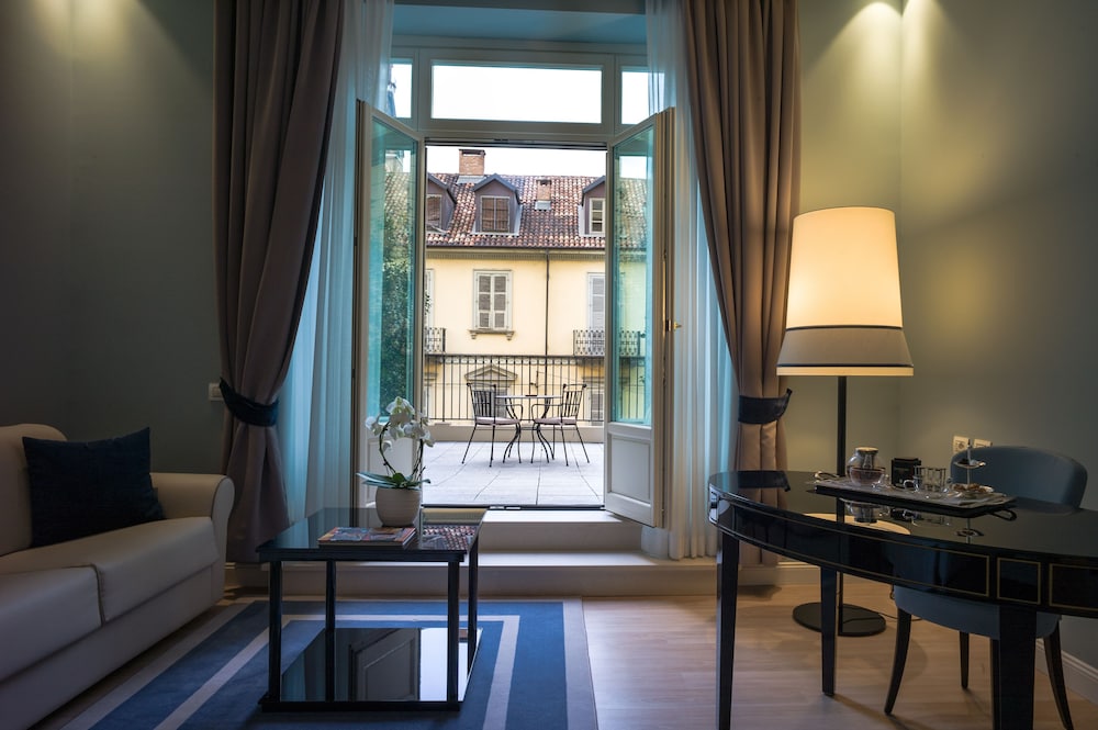 Deluxe Double Room, Balcony - Photo 2