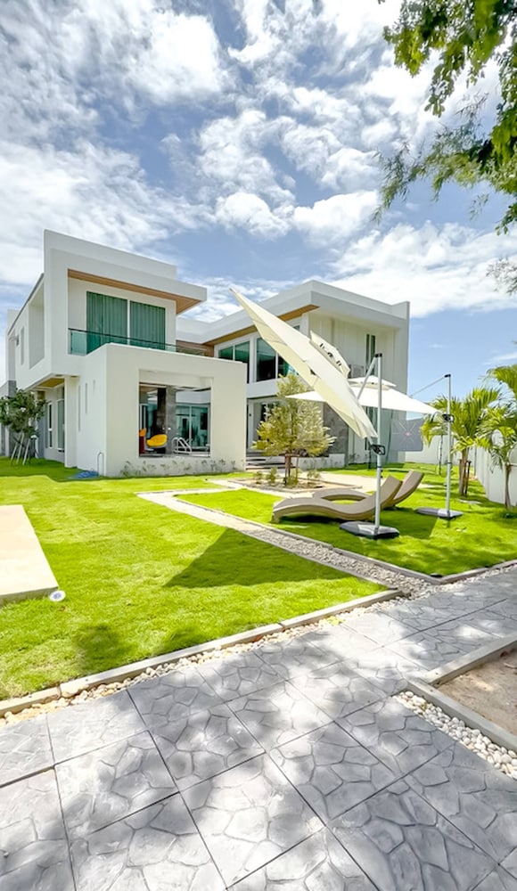 Villa, 4 Bedrooms, Smoking, Private Pool
