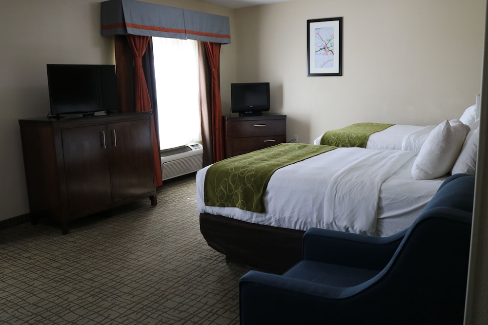 Suite, Multiple Beds, Non Smoking photo 1