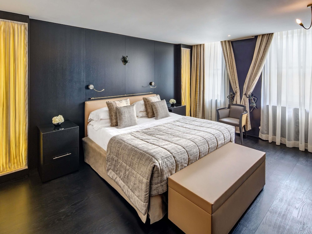 Deluxe Suite photo 1