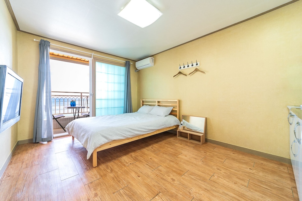 Room, 1 Double Bed (No in-room BBQ) photo 1