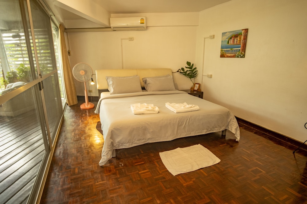 Deluxe Double Room, 1 King Bed, Terrace photo 1