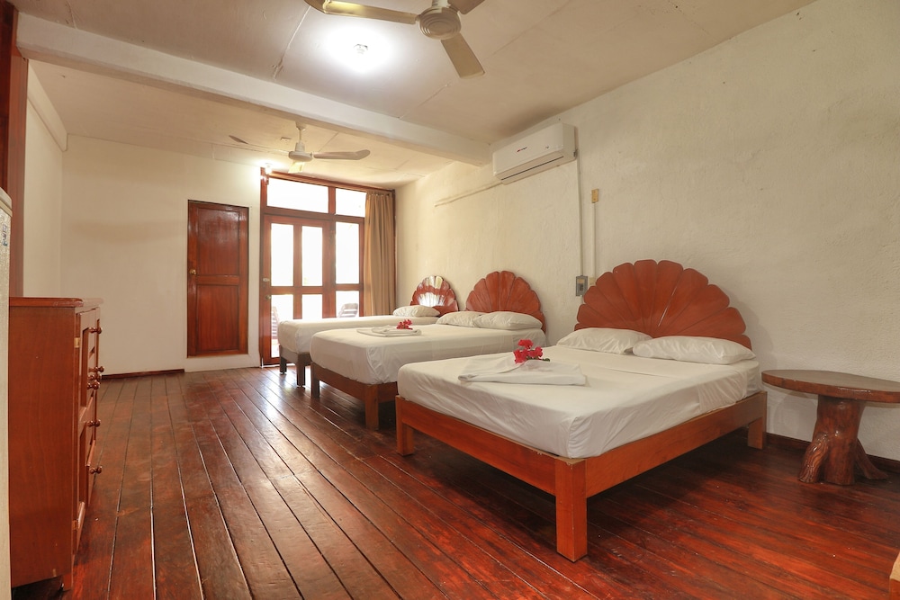 Family Quadruple Room - Photo 1