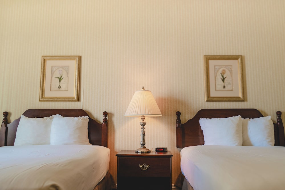 Classic Double Room, 2 Double Beds photo 3