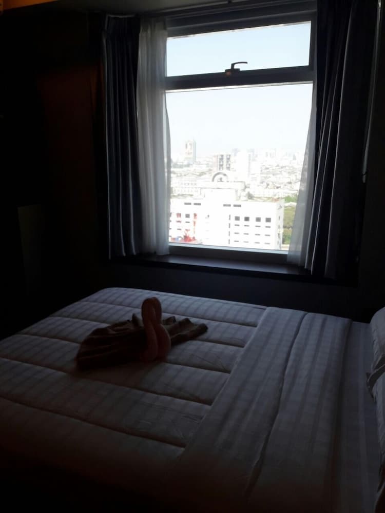 1 Bedroom Condo photo 3