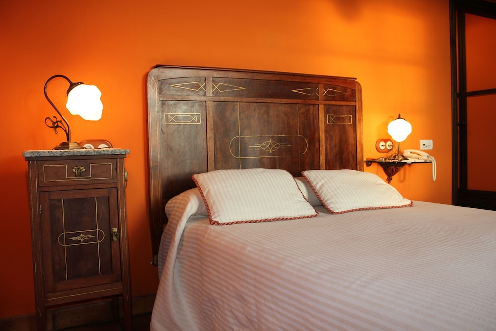 Standard Double or Twin Room - Photo 14