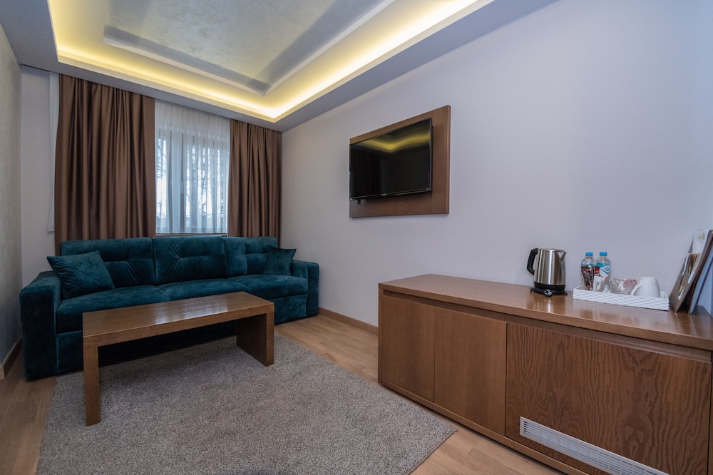 Deluxe Studio Suite photo 3