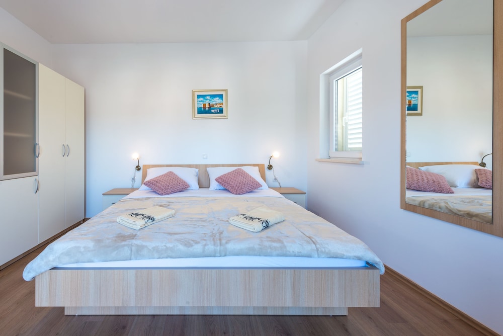 A4 - Luxury Apartment, Sea View