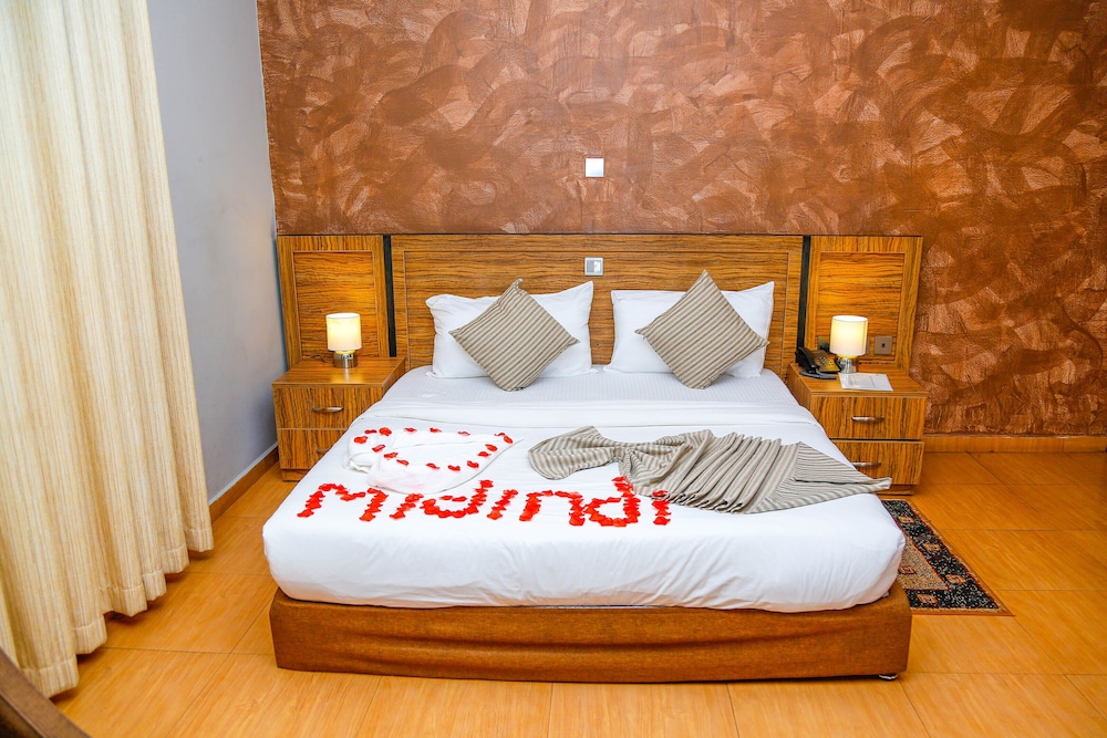 Standard Room, 1 Queen Bed