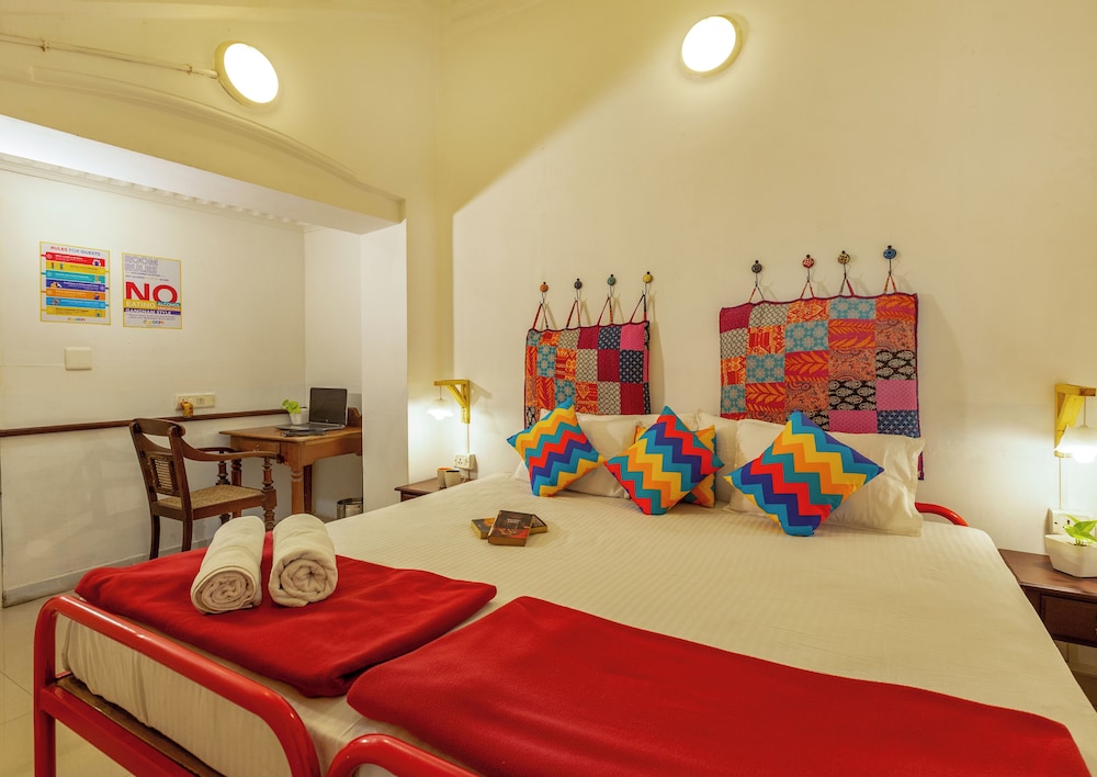Deluxe Double AC Room With Ensuite Bathroom photo 1