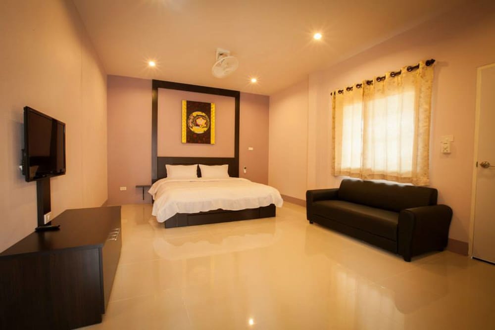 Junior Suite, 1 King Bed, Lanai, Tower photo 1