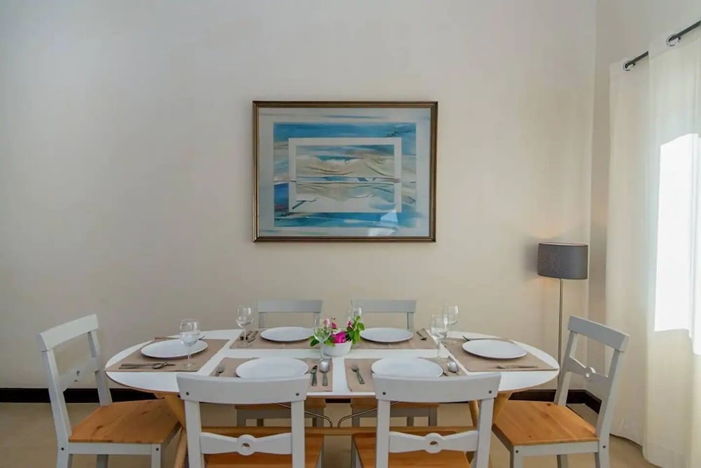 Deluxe Townhome, 2 Bedrooms, Sea View, Oceanfront