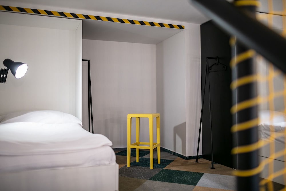 Family Quadruple Room - Photo 4