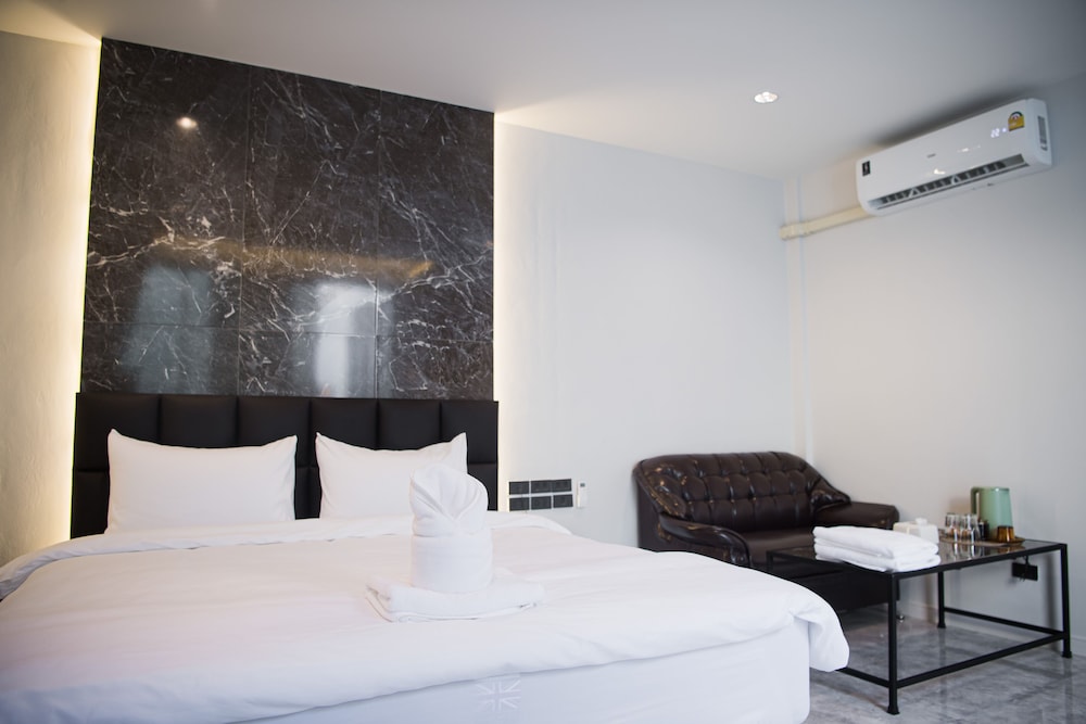 Deluxe Studio Suite photo 3