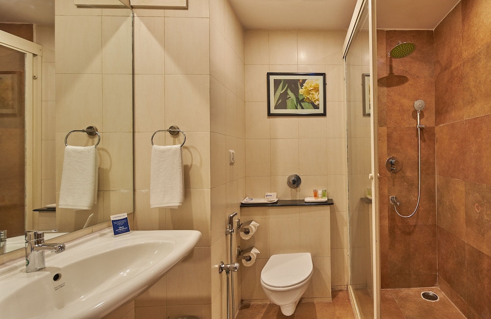 Suite, 1 Double Bed, City View - Photo 3