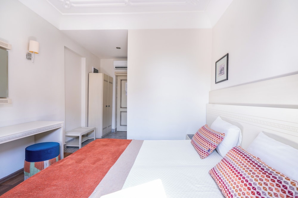 Standard Room, 1 Double or 2 Twin Beds - Photo 10