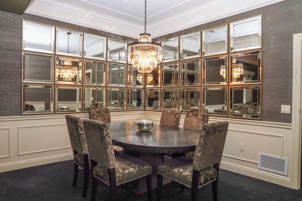 Presidential Suite photo 3