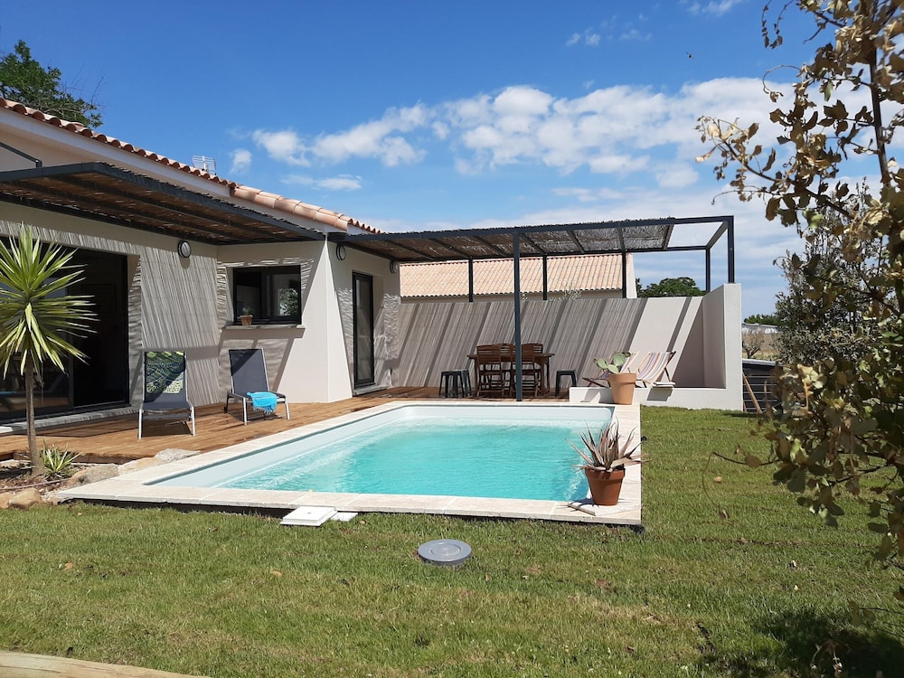 Villa photo 1