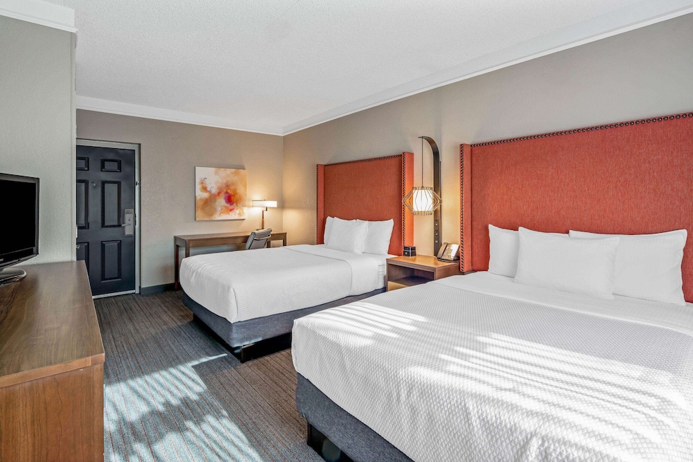 Room, 2 Queen Beds, Non Smoking - Photo 1