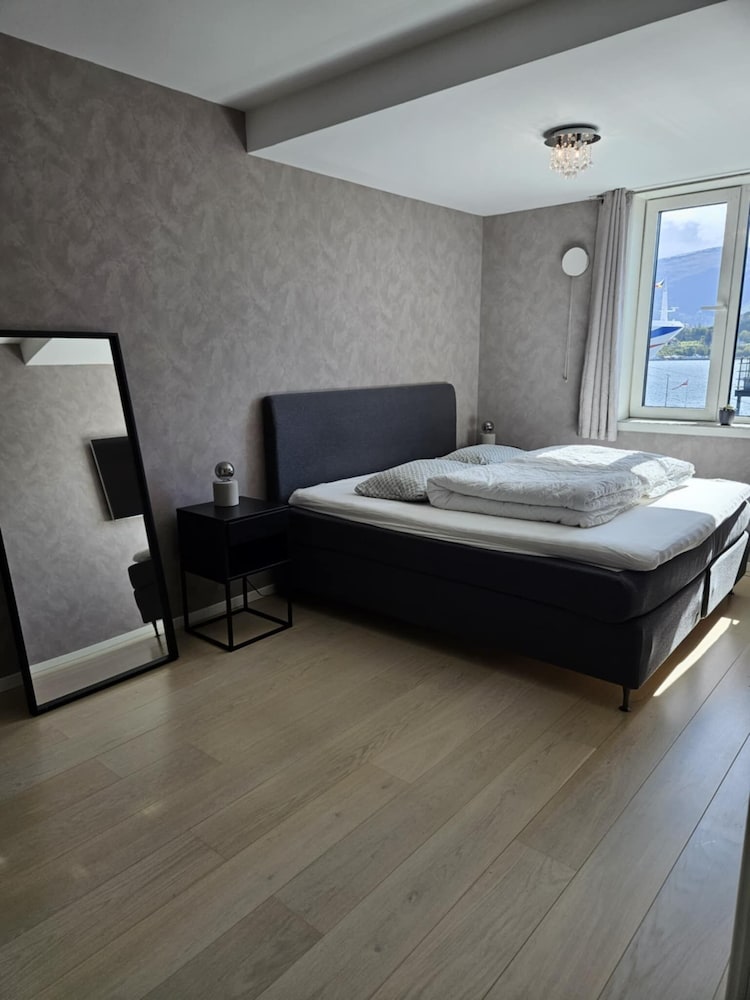 Free Parking Space, Balcony, Prime Location, Billede 12