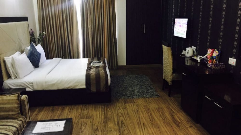 Deluxe Double Or Twin Room, 1 Large Twin Bed, Accessible, City View