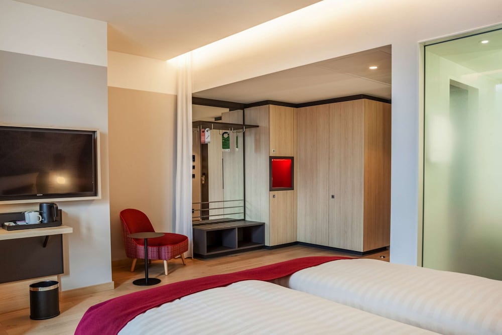 Superior Double Room, 1 Queen Bed with Sofa bed photo 3
