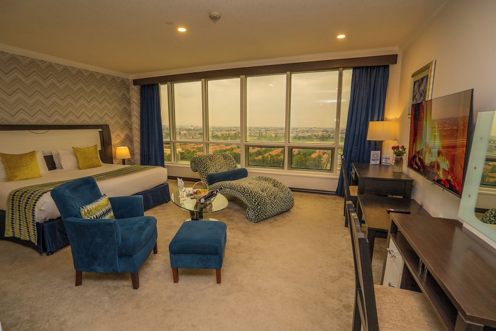 Executive Room with Skyline View - Photo 1