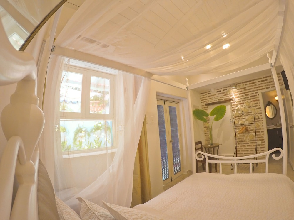 Classic Double Room, 1 Double Bed, Pool View