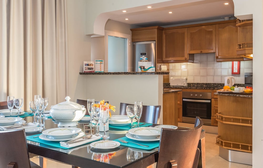 Apartment, 3 Bedrooms - Photo 16