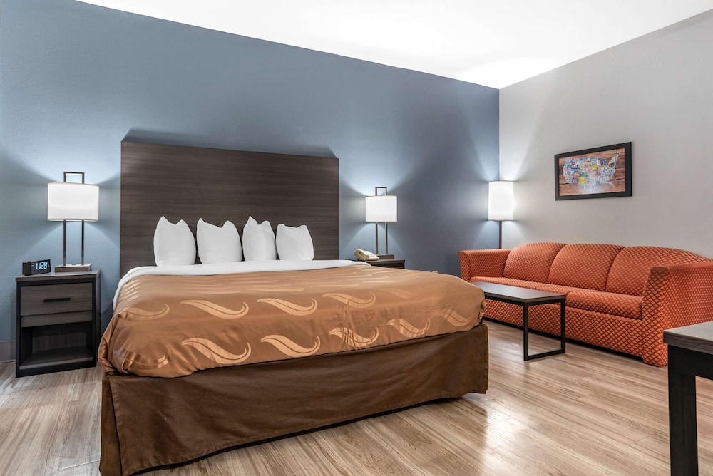 Suite, 1 King Bed, Non Smoking (Efficiency) - Photo 2
