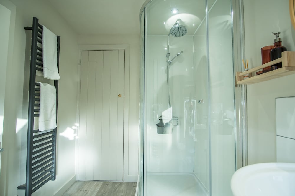Deluxe Double Or Twin Room, Ensuite (Room 1 ), photo 6