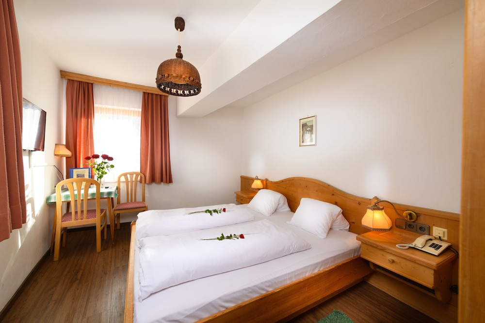 Basic Double Room (Enzian) photo 1