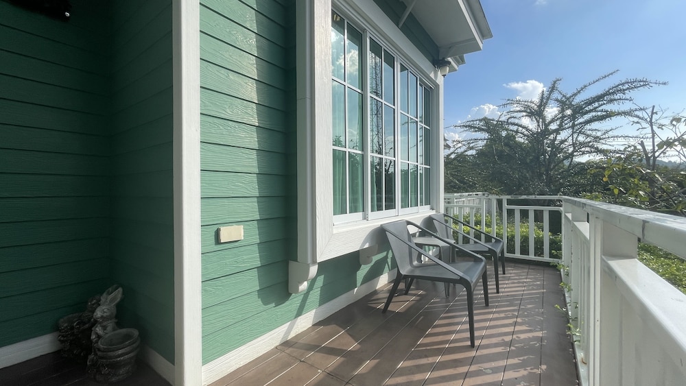 Deluxe Triple Room, Balcony - Photo 7