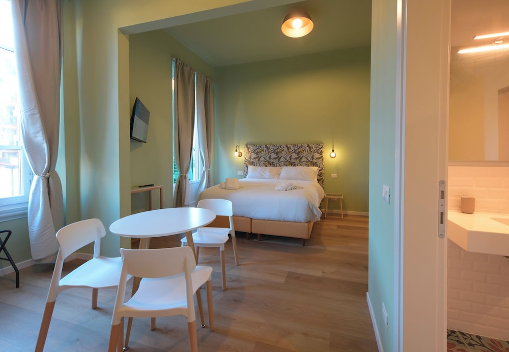 Deluxe Triple Room, Balcony photo 1