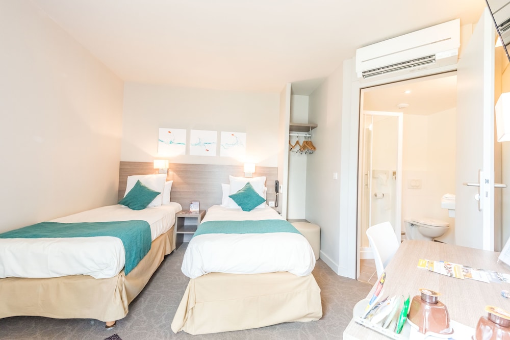Standard Room, 2 Twin Beds - Photo 3