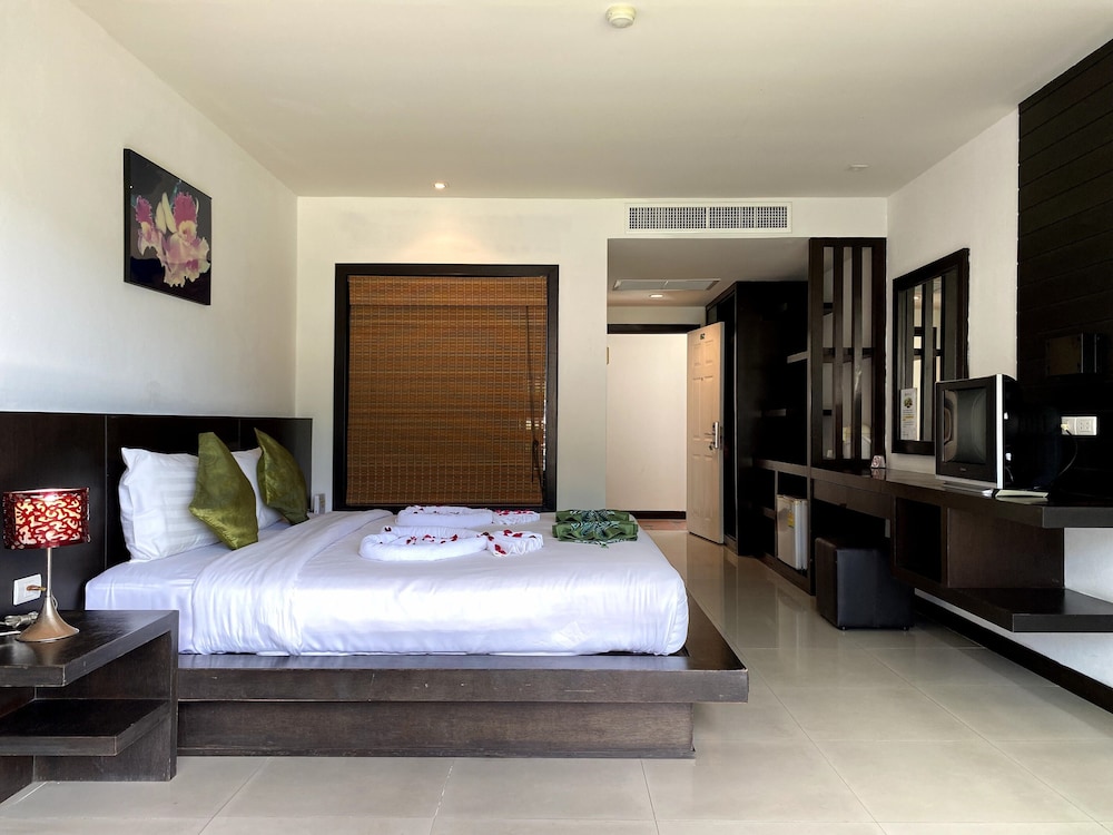 Deluxe Double Room - Photo 23