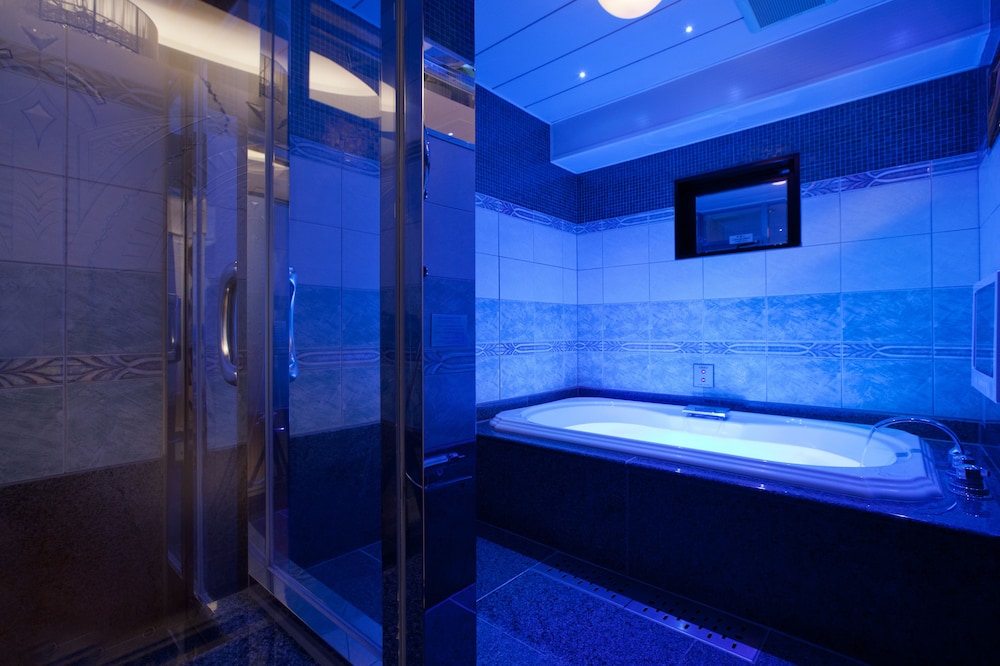 Superior Room, 1 Queen Bed (Mist Sauna) photo 3